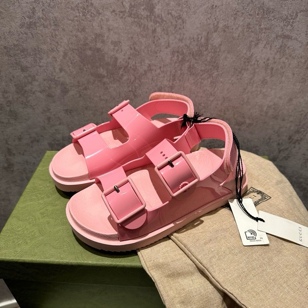 Gucci pink rubber sandals size 36 new in box Wild Rose color